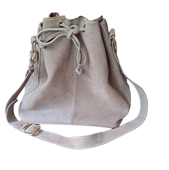 ciao Handbags - Ciao Large Tan Leather Slouchy Bucket Bag Drawstring